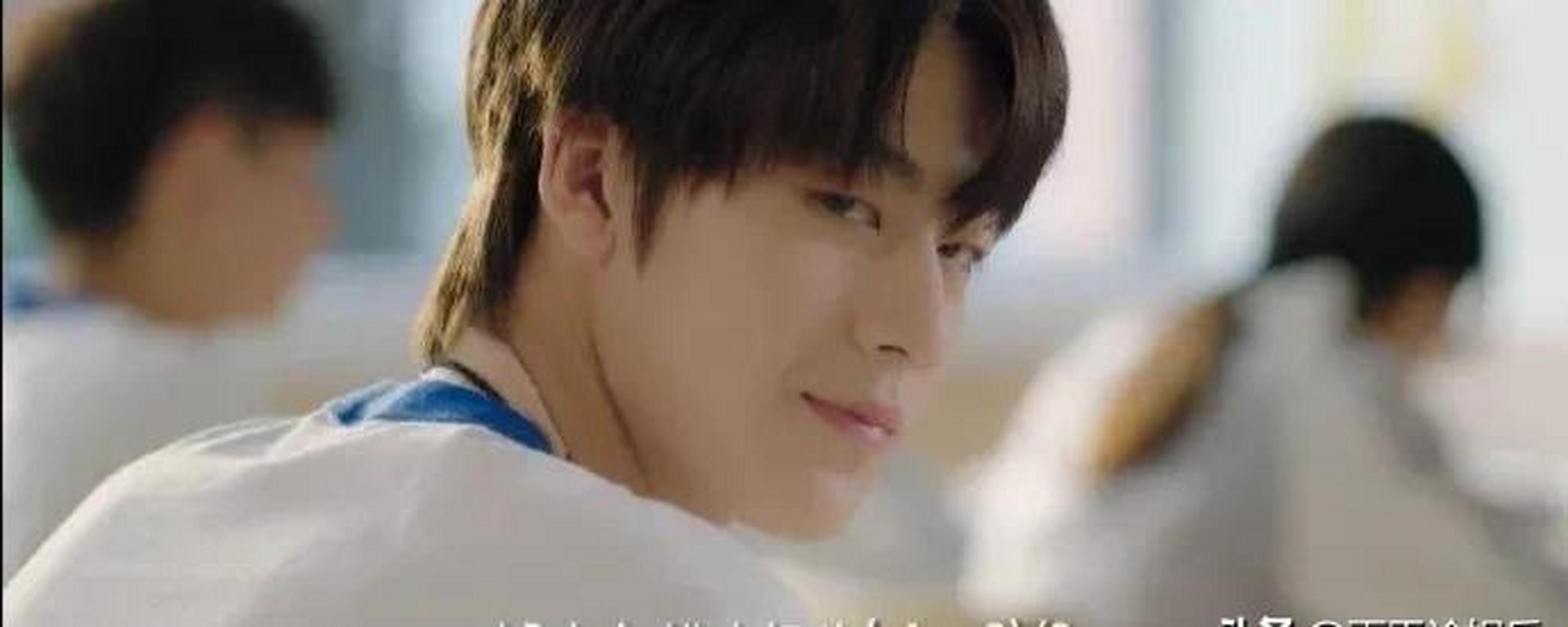 gif创作人# 【贴膏药遮盖纹身?任世豪:我没有,有没有!