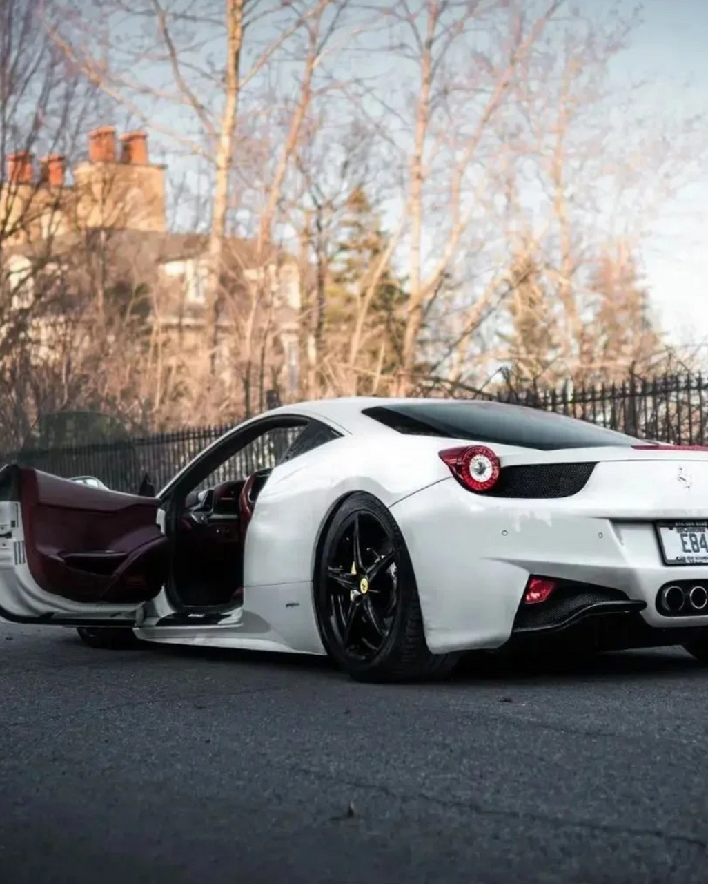 朋友的法拉利-458简直就是一辆梦幻般的超级跑车!