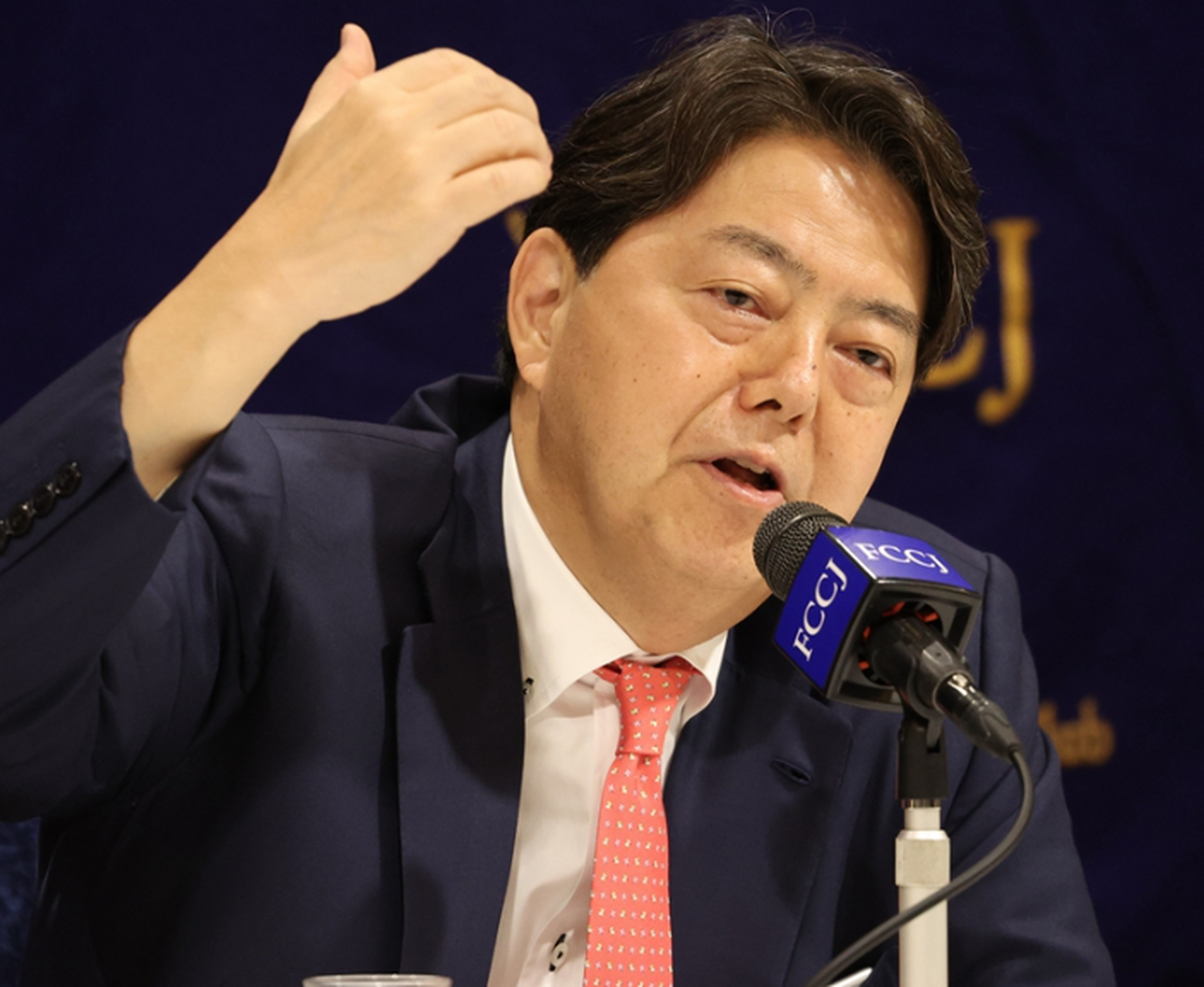 对日本不能心存幻想  在中美对抗的背景下,对于日本