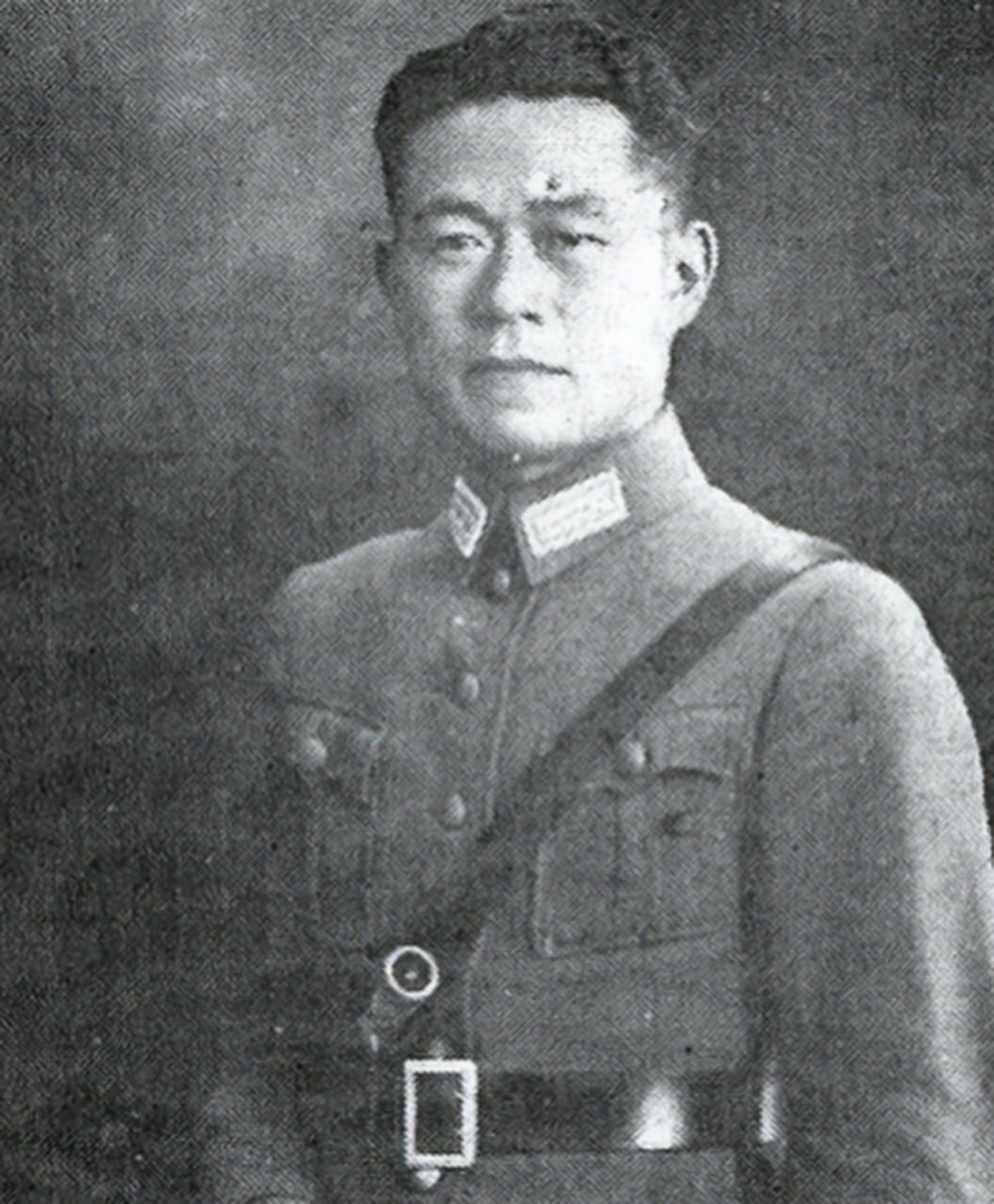 1934年,邱清泉以第一名成绩考取德国陆军大学深造 他热爱学习,先在