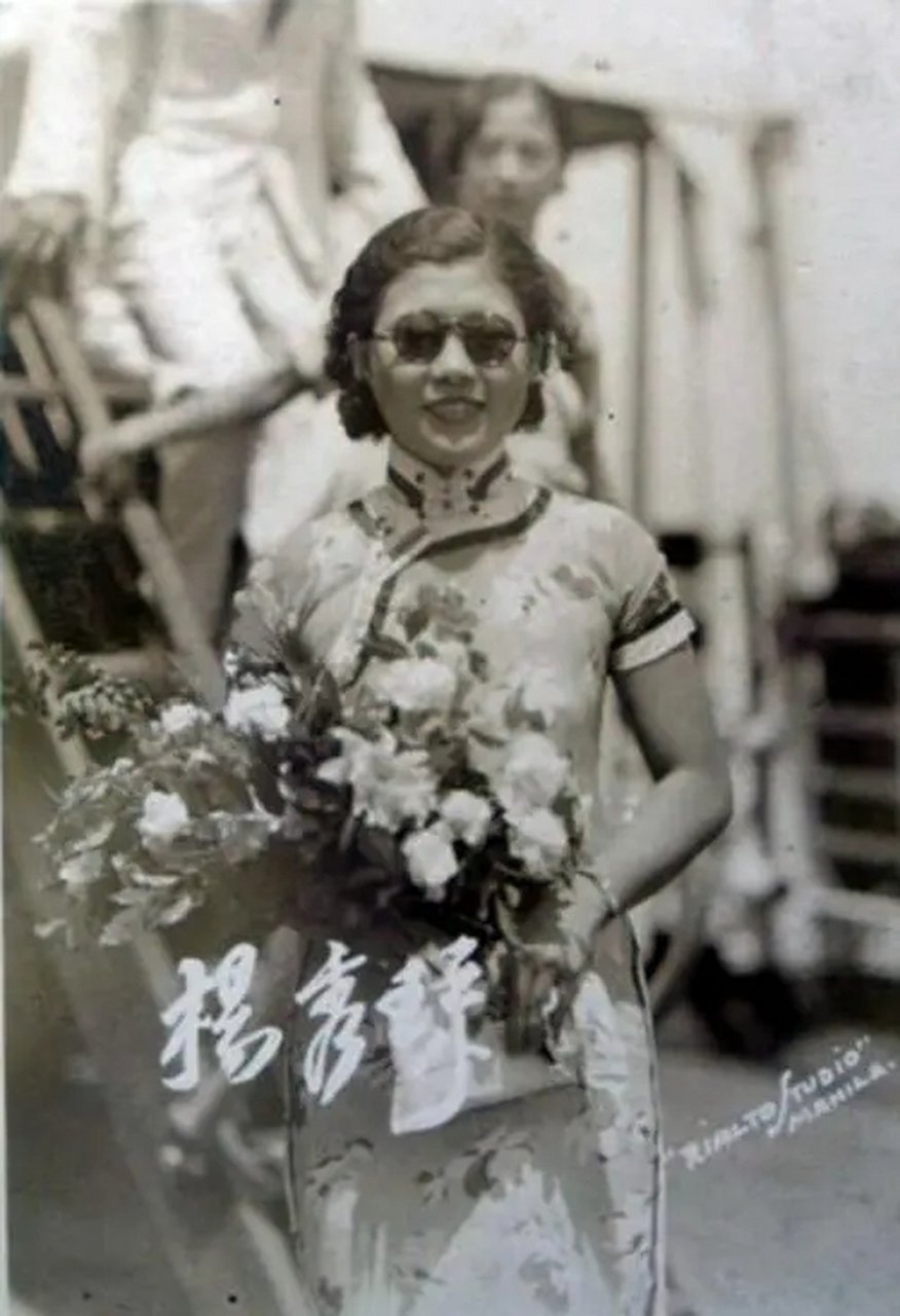 这是"民国美人鱼"杨秀琼,她从小就展露出游泳天赋,12参加了香港游泳