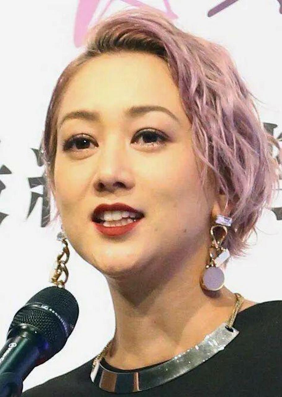 日本女艺人shelly怀上三胎,预计年内生产