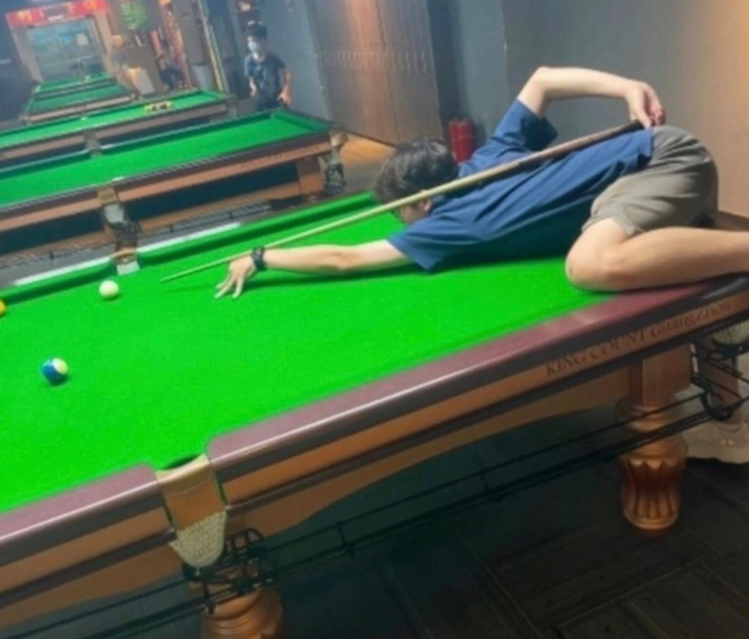 这姿势这技能,欧阳锋来了也得叫好