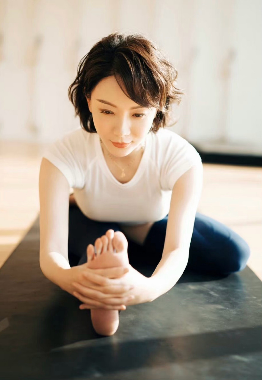 陈数 瑜伽达人  内娱熟女天花板 魅力无边[鲜花]