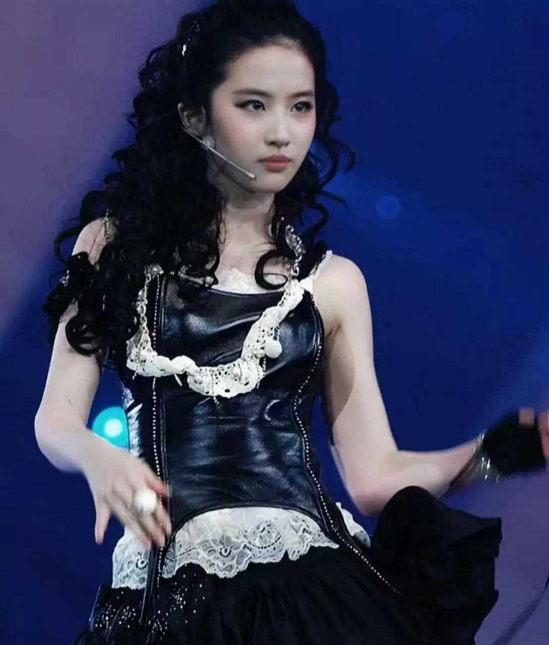 任何人没看过刘亦菲《心悸》的照片我都会伤心的ok [惊哭] 要是成团