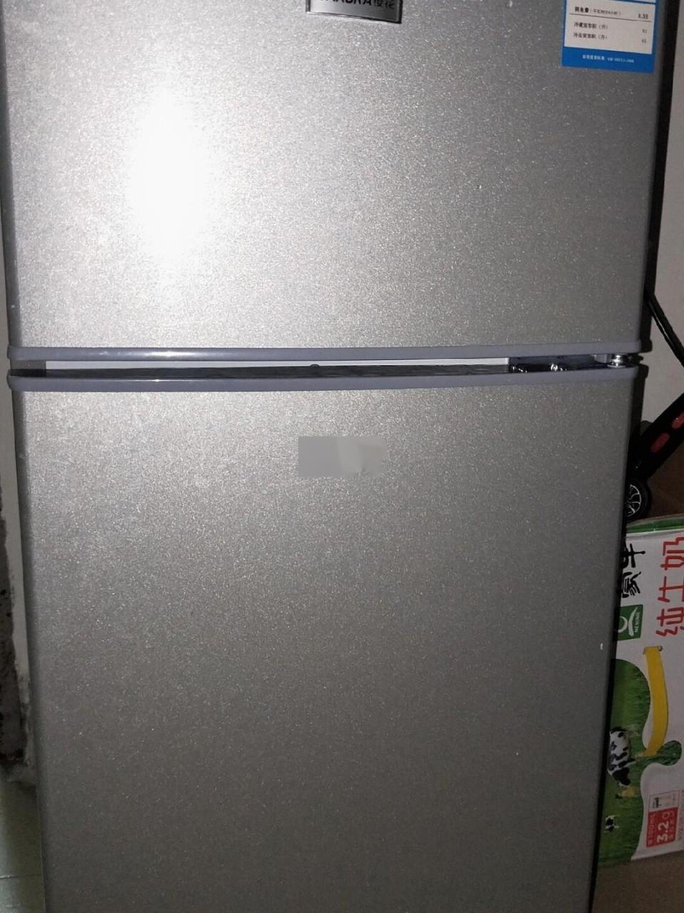 租房小冰箱 租房冰箱看过来～对比了好久下手了这个樱花牌的: 优点