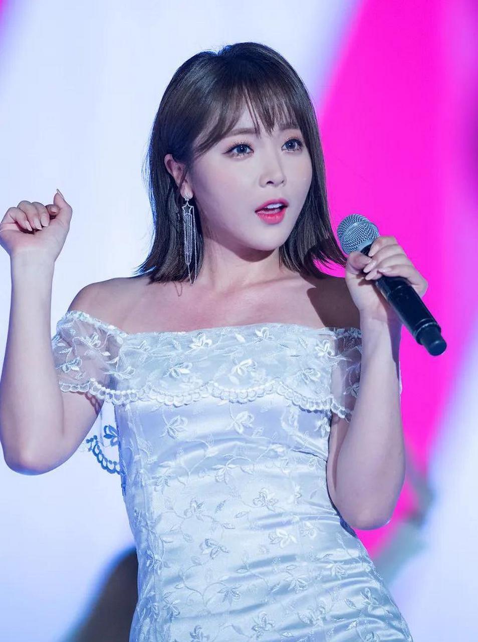韩国女星洪真英,有微胖性感女神之称