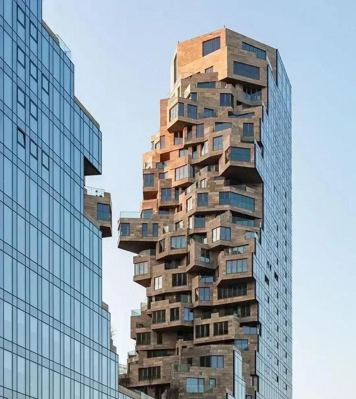 这设计感蛮强的!这房价2000-30000不等吧[左捂脸]