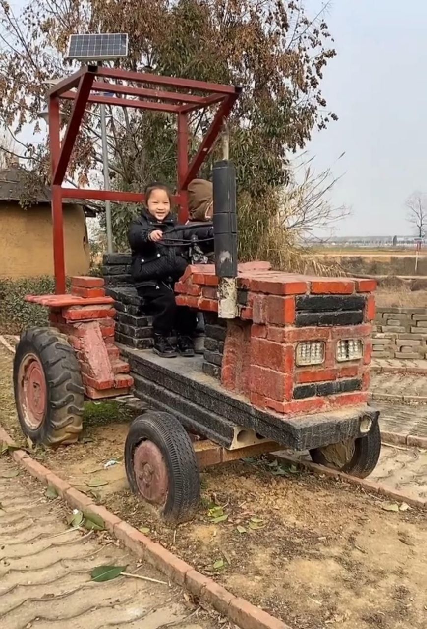 拉砖拖拉机搞笑图片图片