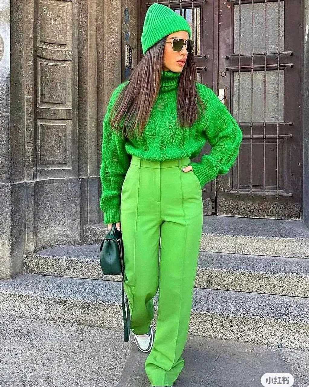 超自愈系的绿色穿搭! 抗抗抗抗 哈哈哈哈,论心理暗示的重要性![悠闲]