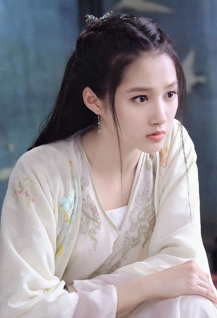 轩辕剑之汉之云|耶亚希  关晓彤在电视剧《轩辕剑之汉之云》中饰演耶