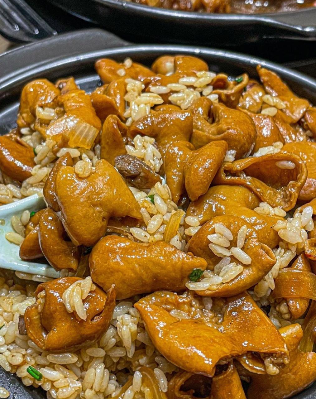 肥肠炒饭,南京仙鹤街附近的巷子里,肥肠炒饭!