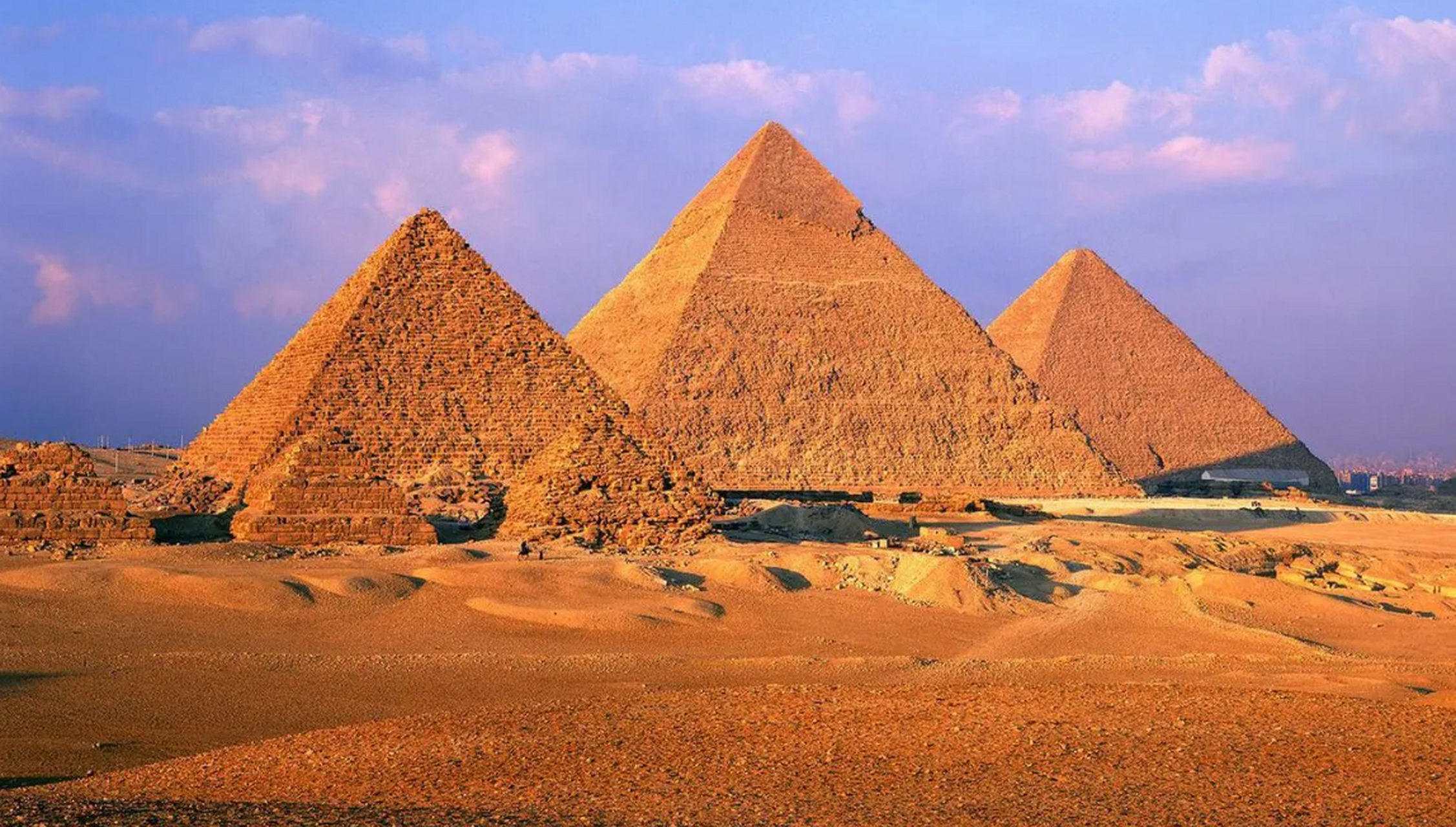 埃及金字塔有重大发现,胡夫金字塔内部发现一条非常隐秘的新通道.