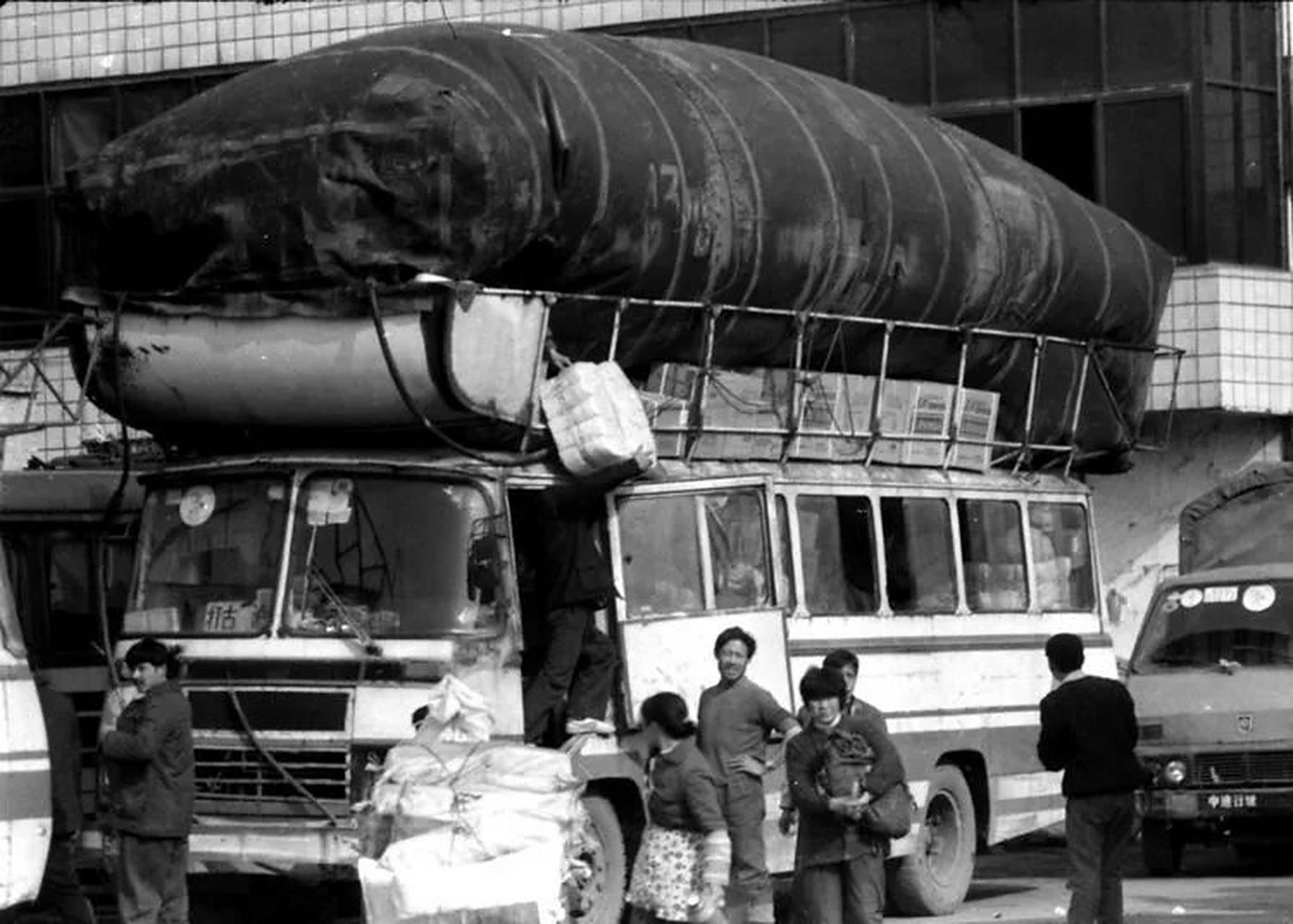 贯穿于1990年代的"气包车",曾是泸州城市道路中一抹令人记忆深刻的