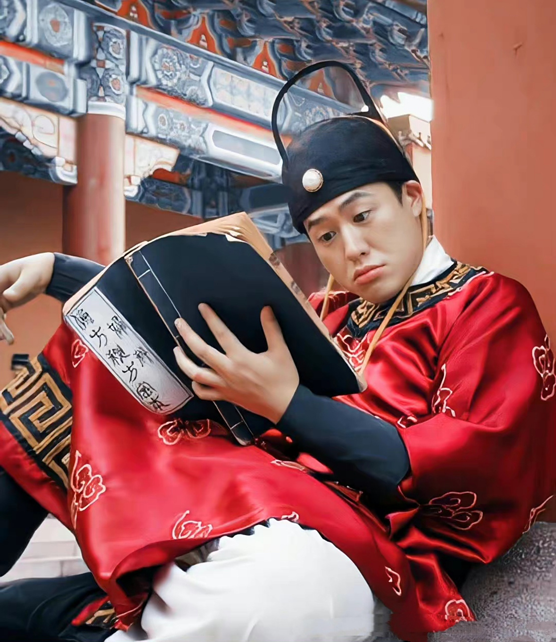 重新看了《乘龙怪婿》,我已经忘记了高启强爱上了贾发.[微笑]