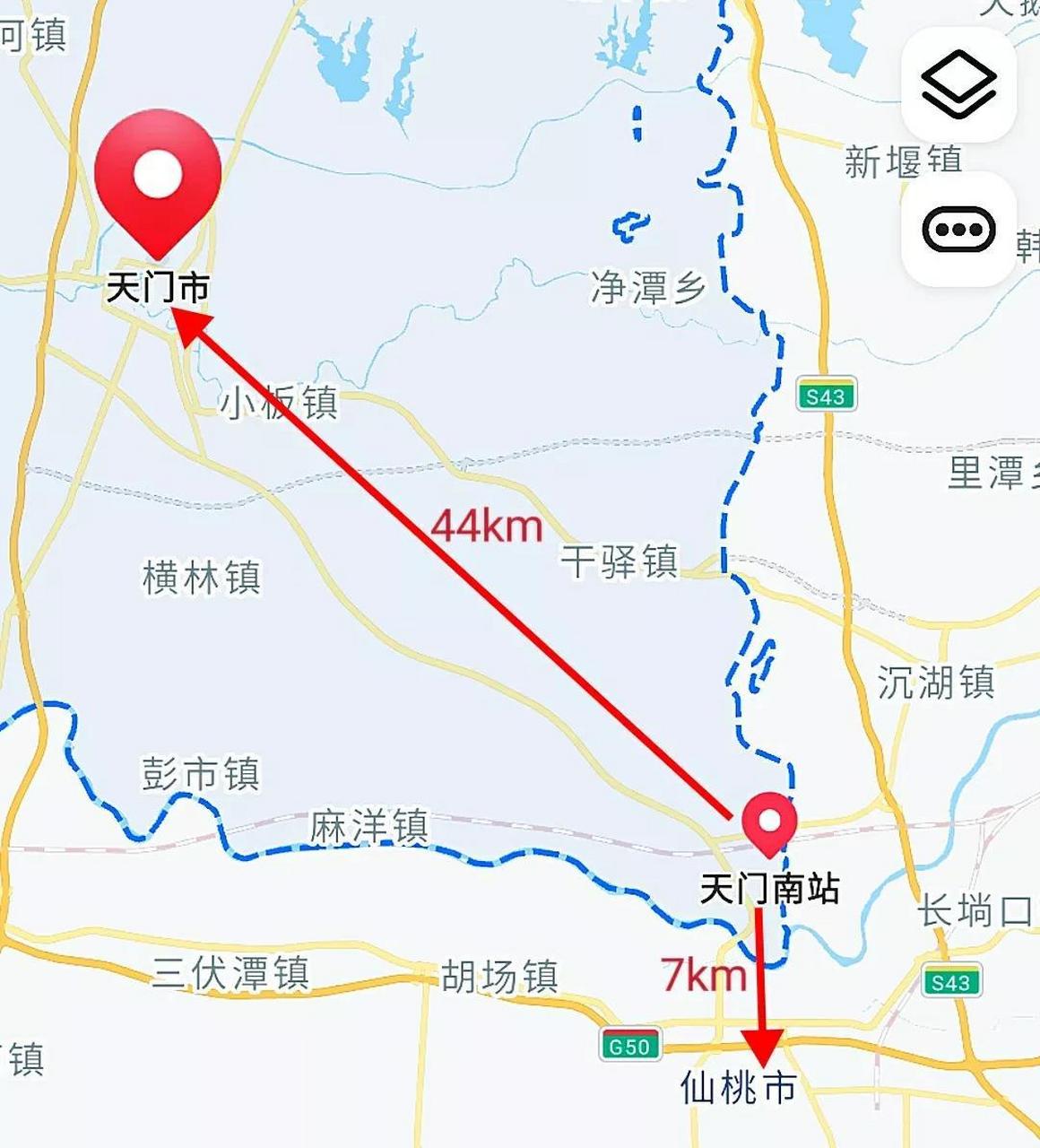从地图上来看,天门南站偏居天门市东南一隅,距离天门城区足足40多