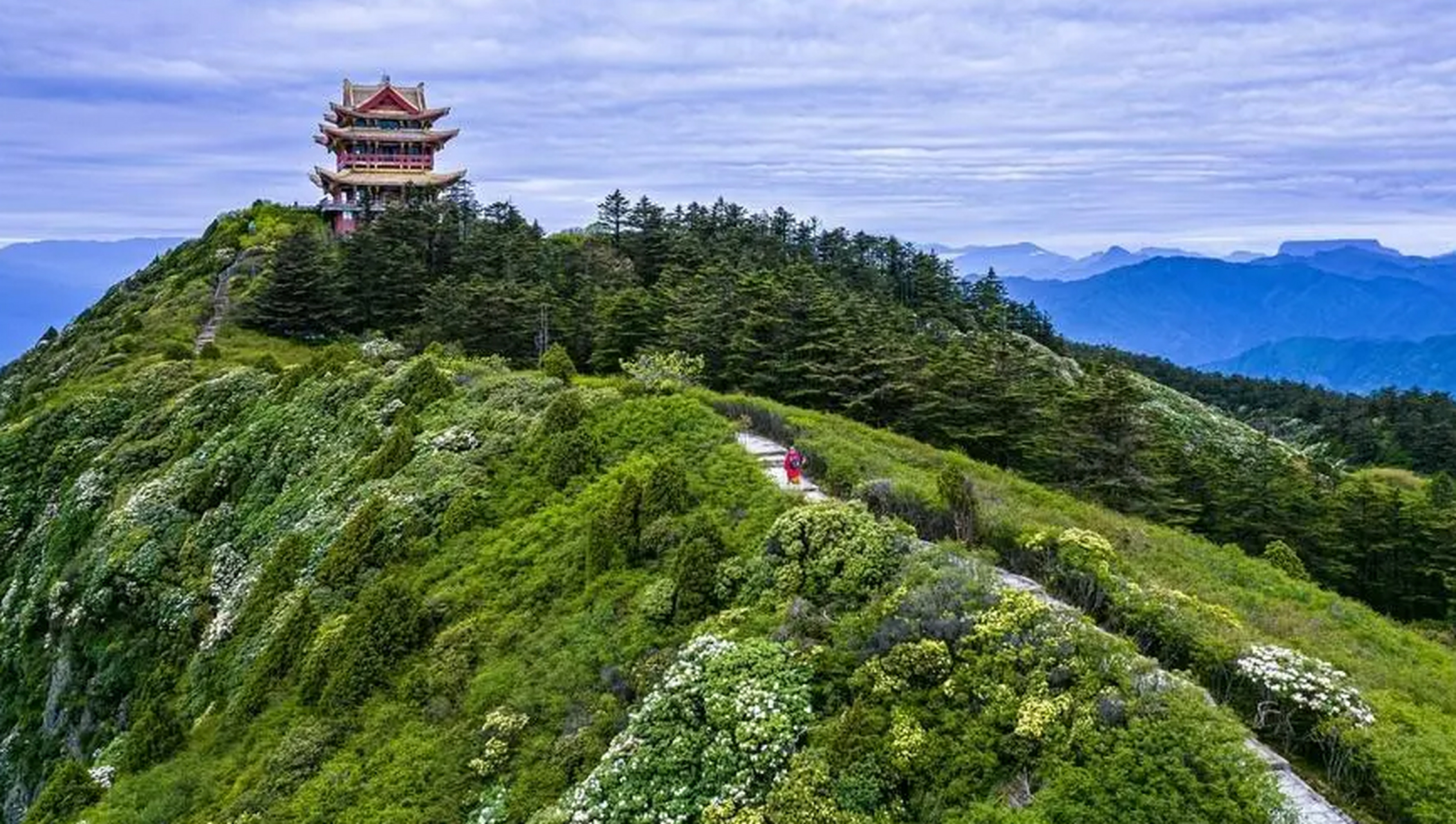 瓦屋山,峨眉山金頂迎來高峰 門票已飽和,停售!