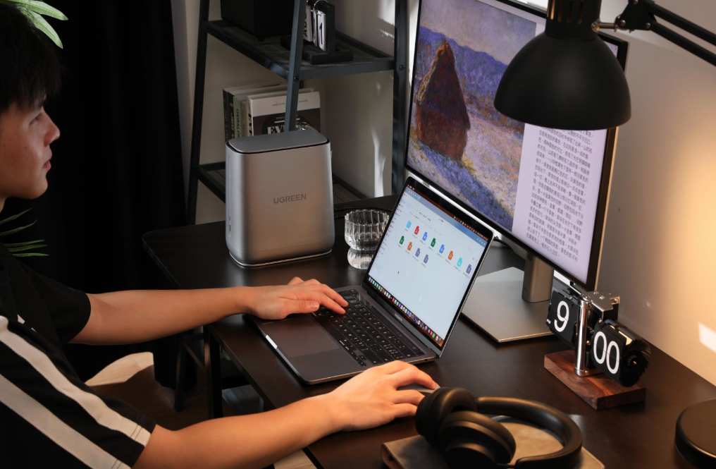 牢牢抓住幸福时刻;可问题也来了,尘蛹业缒 上班真实图片居家电脑兼职