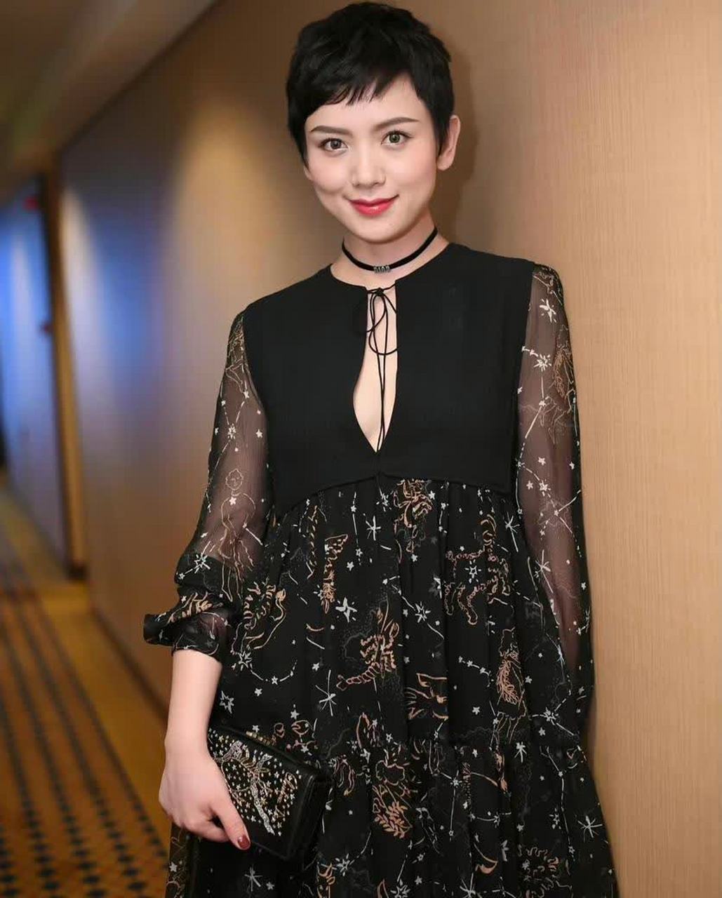 刘恺威的女朋友有点像孙俪.[开心]