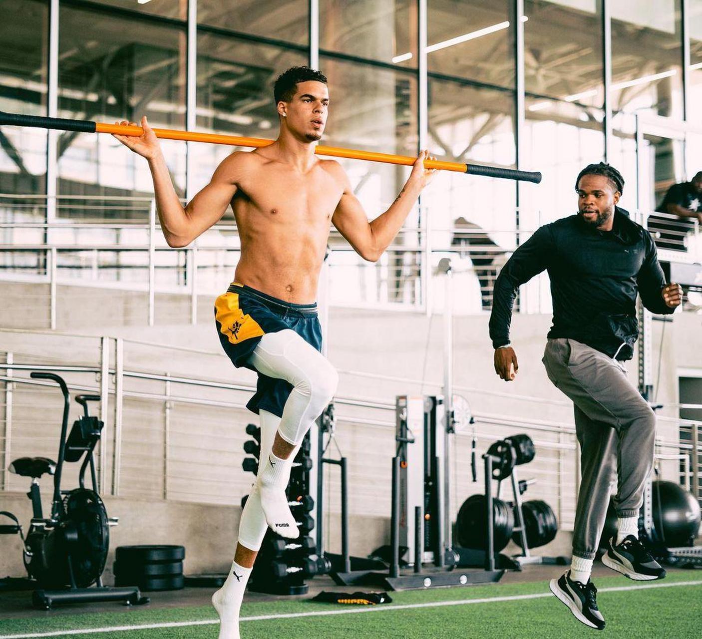 #gif创作人# 迈克尔小波特开始训练了! 他的身材非常的棒! 本赛季小波