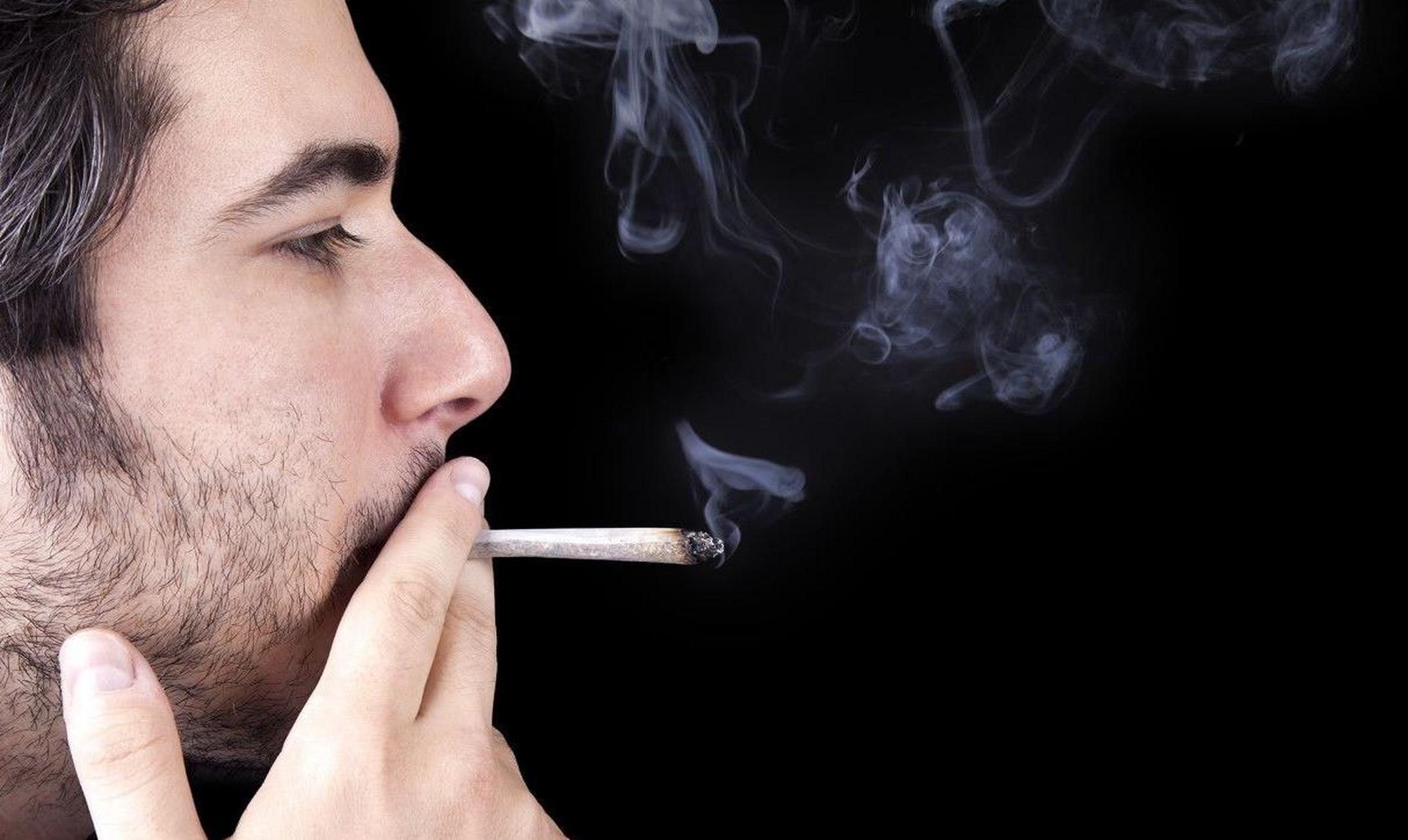 虽然知道吸烟有害健康的说辞,但是总是不以为然,在平时依旧热爱抽烟