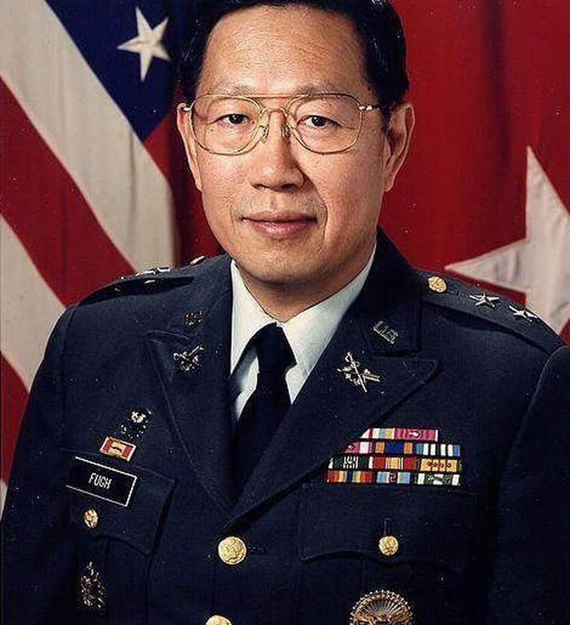 "华裔?我现在可是美国军人!" 这是郑浩儿,一位美籍华裔的自信之语!