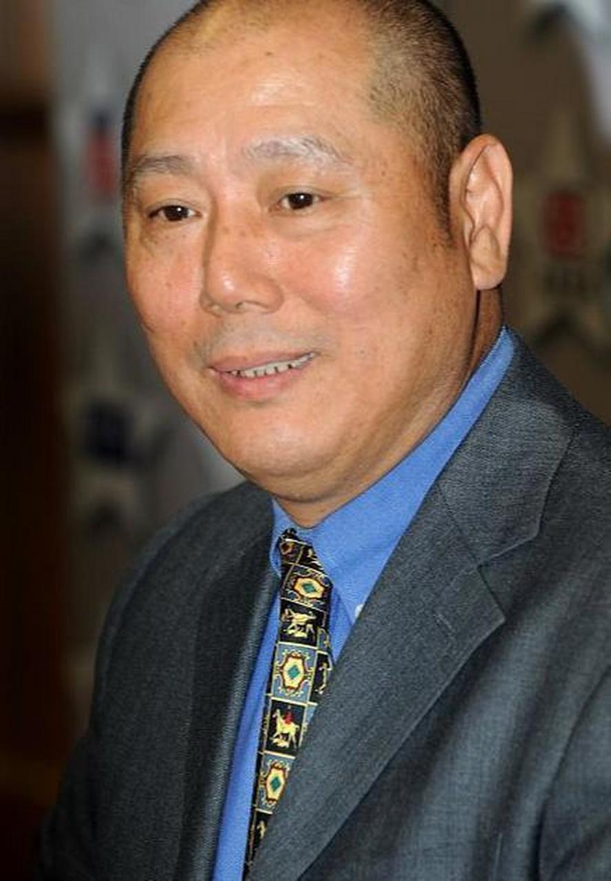 演员,李成儒,谈到当年做生意,卖服装,钱太好挣了.