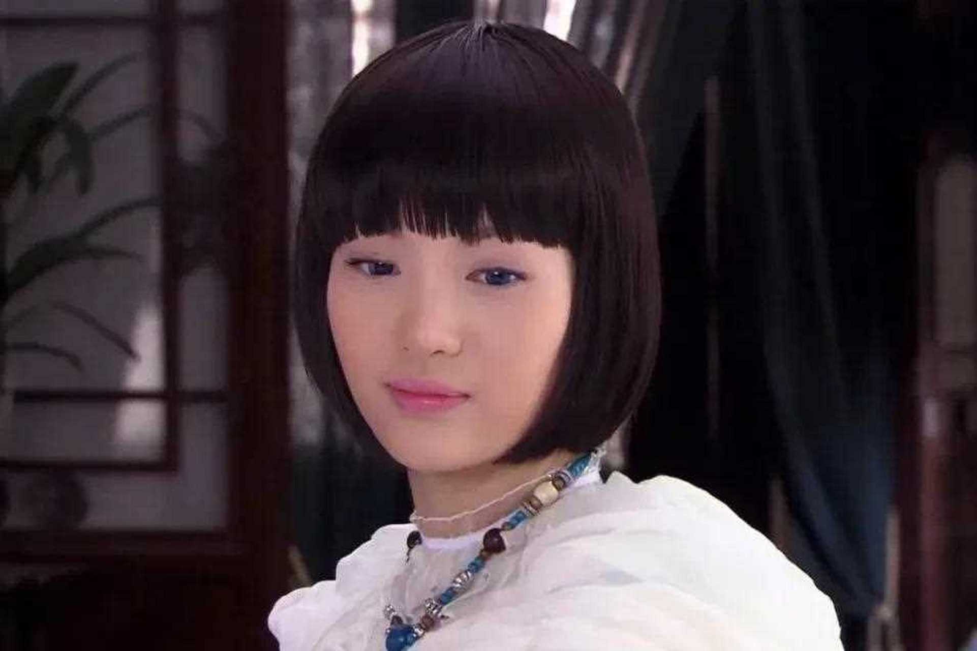 如果不说,真的完全看不出来这是刚出道时候的金晨[什么鬼]