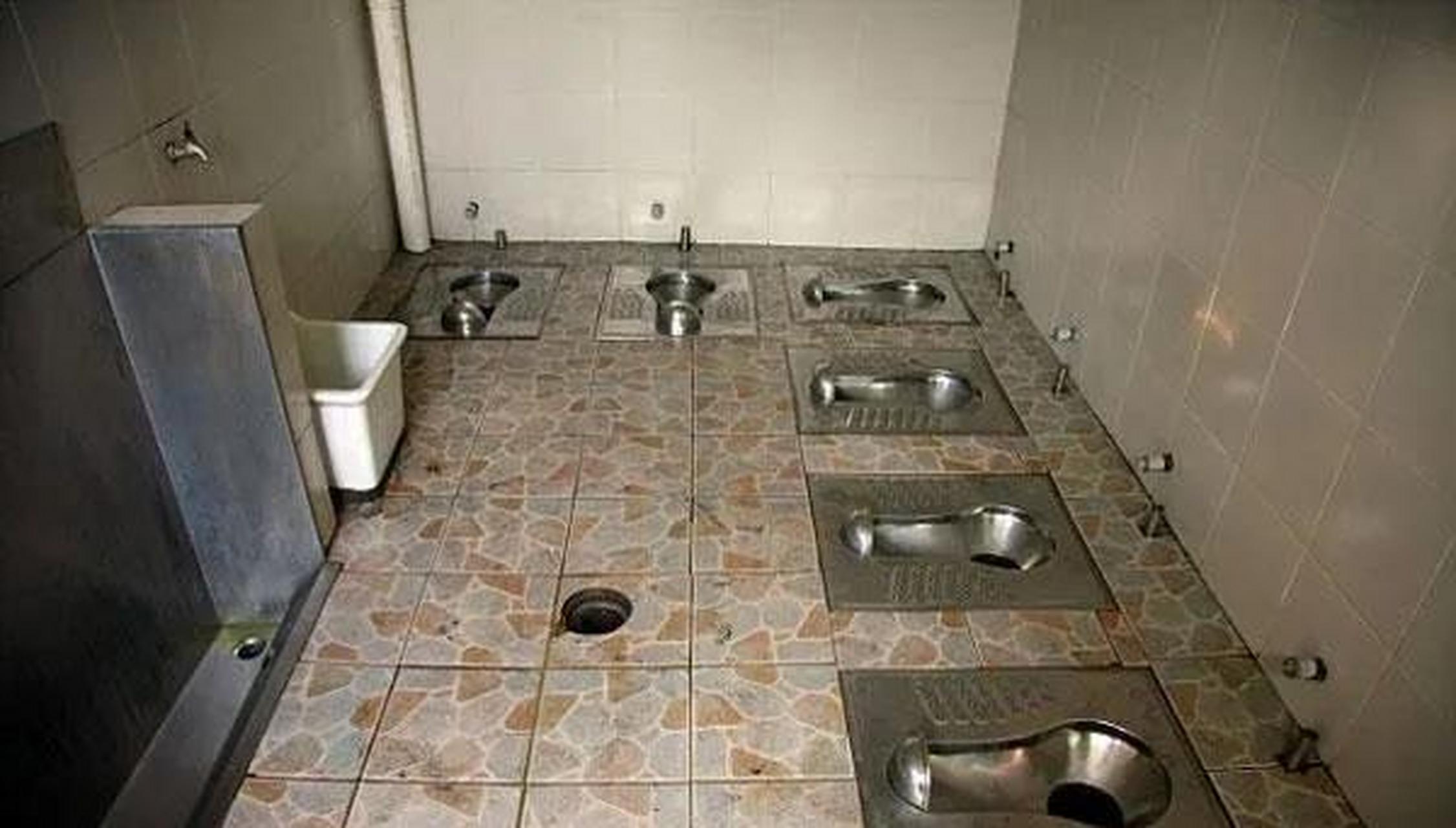 温州以前的厕所图片图片