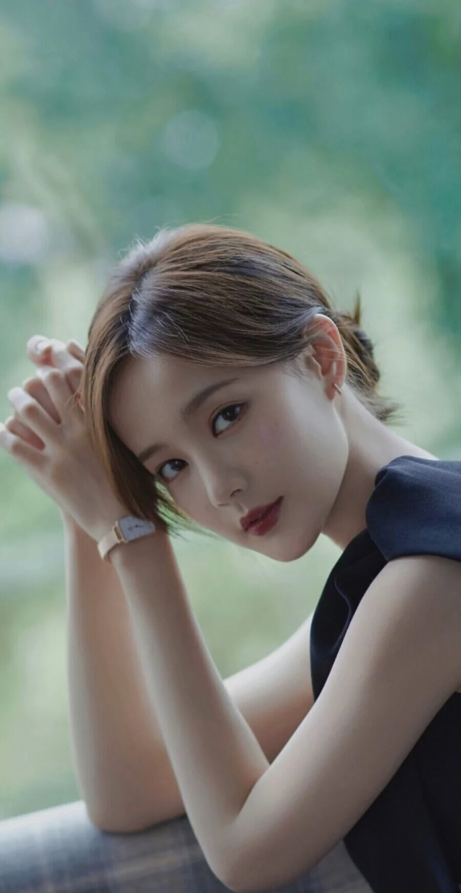 李一桐的眼睛真是非常漂亮[开心]