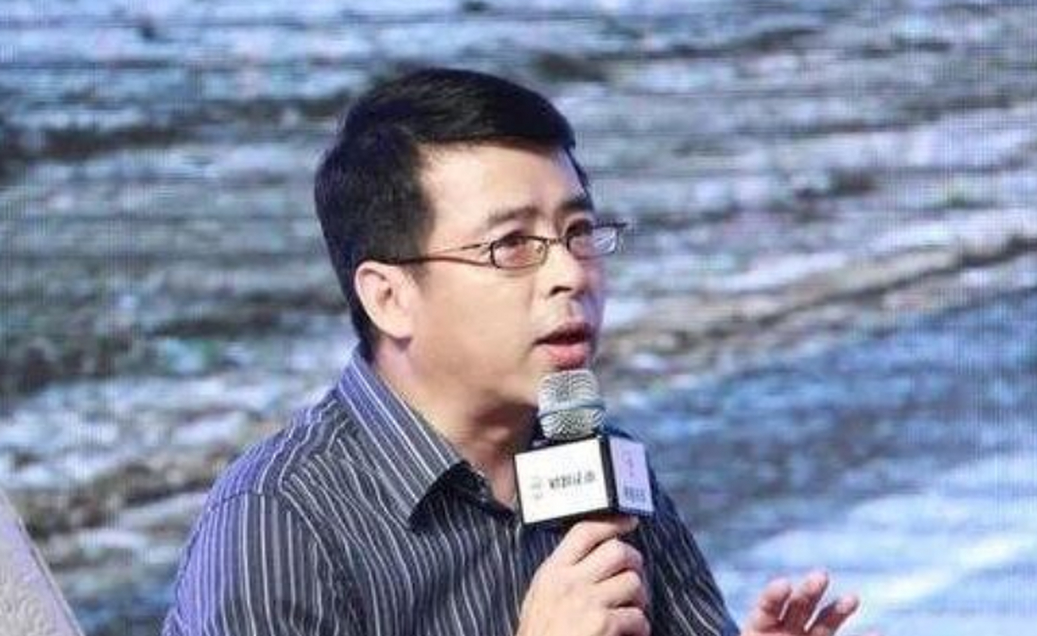 被央视"彻底开除"的主持人之阿丘