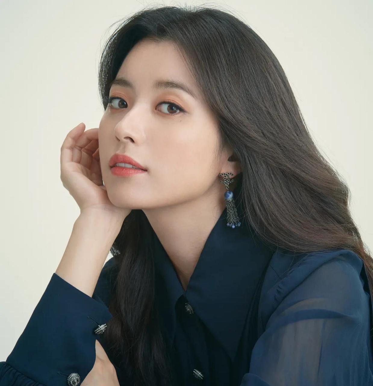 韩孝周 hyo-joo han,演员,模特,曾有"微笑天使"之称,代表作《春天