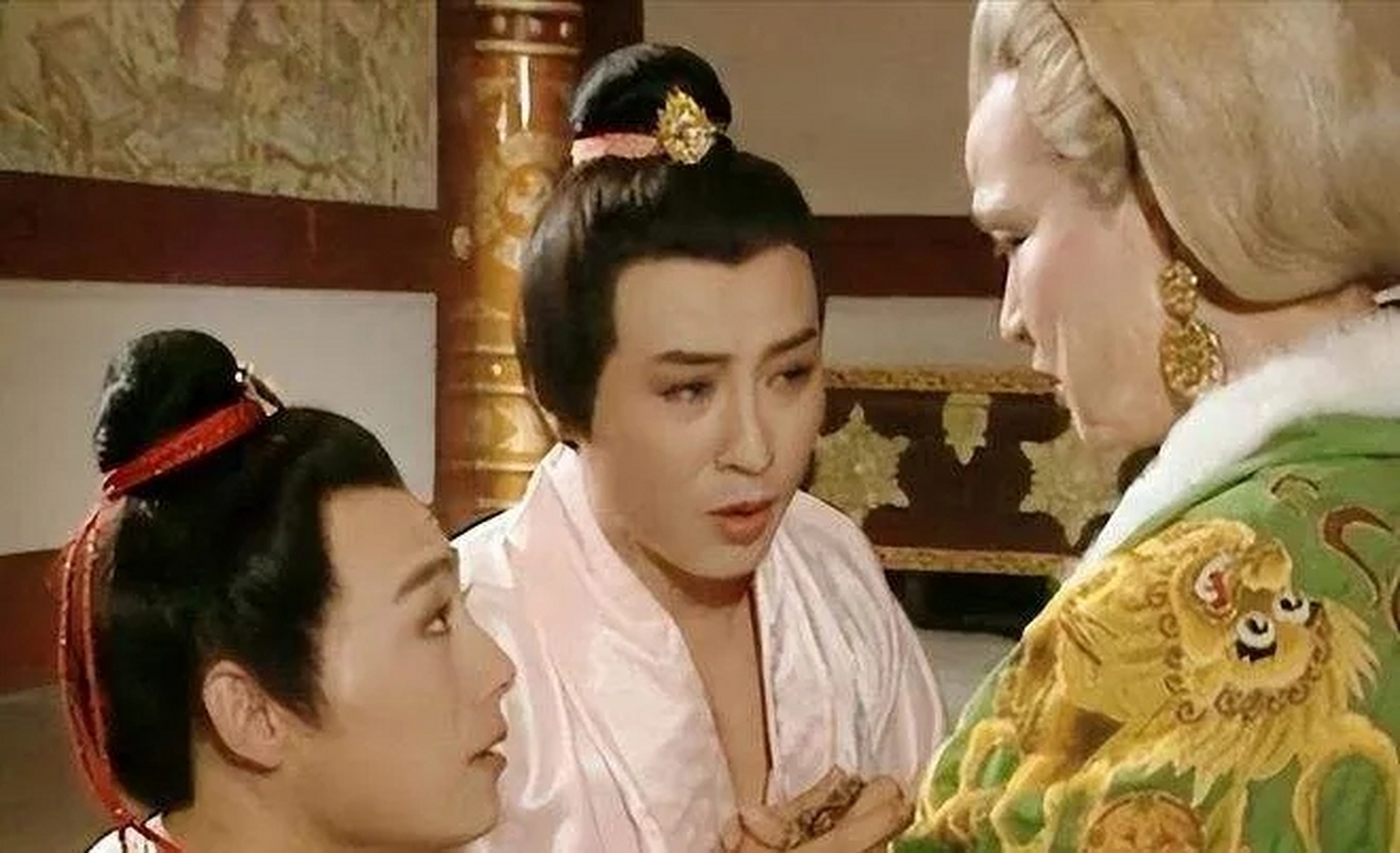 一天晚上,武则天肚子疼,太医沈南缪为她诊治,然而,沈南缪把完脉,查不