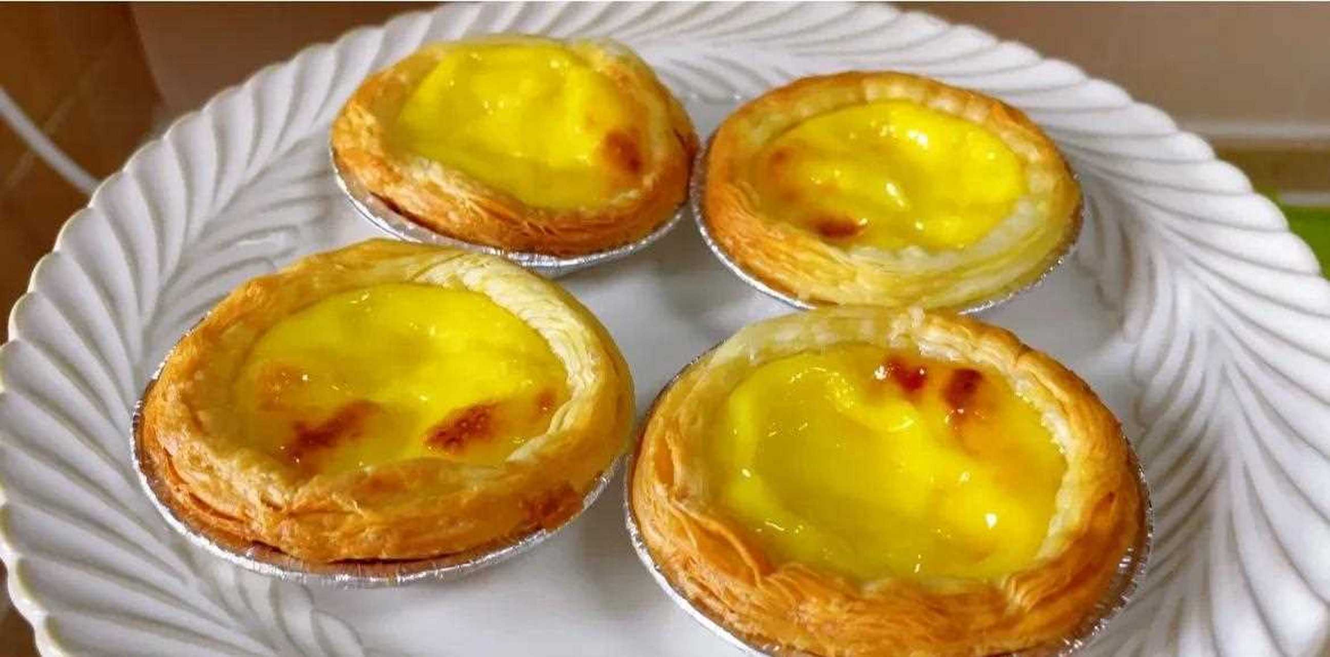 大家好,我是二豆妈,这个是我觉得挺好吃的蛋挞,蛋挞液不是很甜的那种