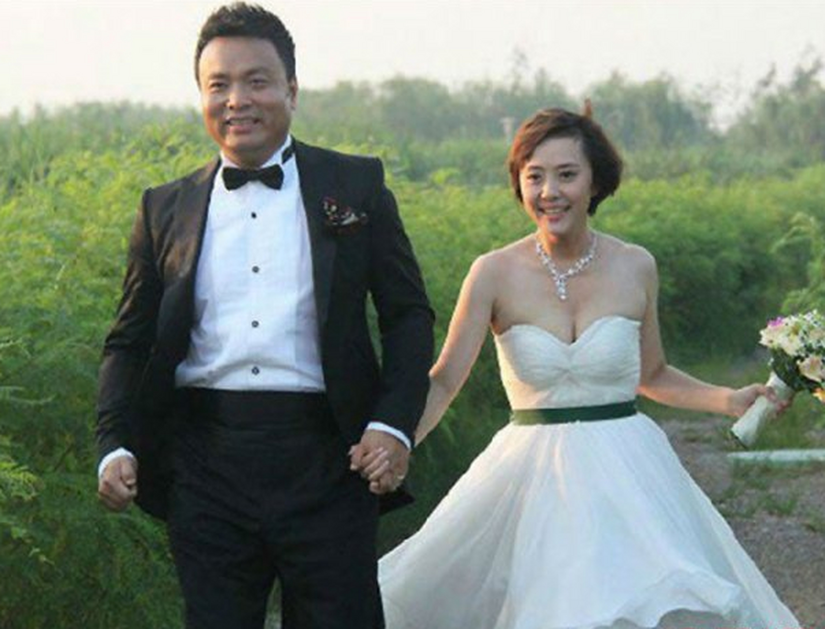 这边,沙桐对刘园园第一印象也是一脸嫌弃,然而两人的缘分却十分神厚