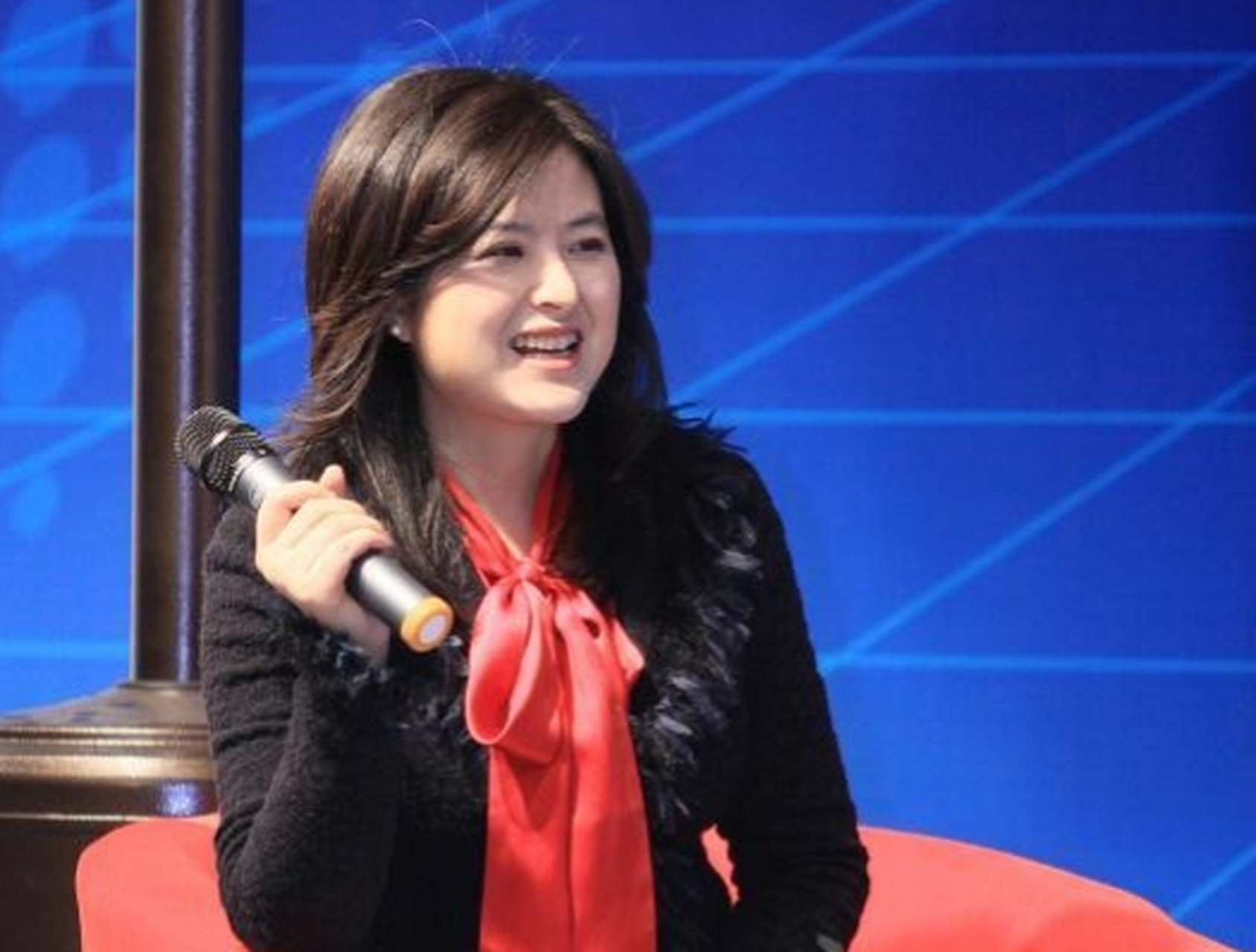 张泉灵误诊肺癌辞职央视,投资"二混子"漫画创作,147万变1.