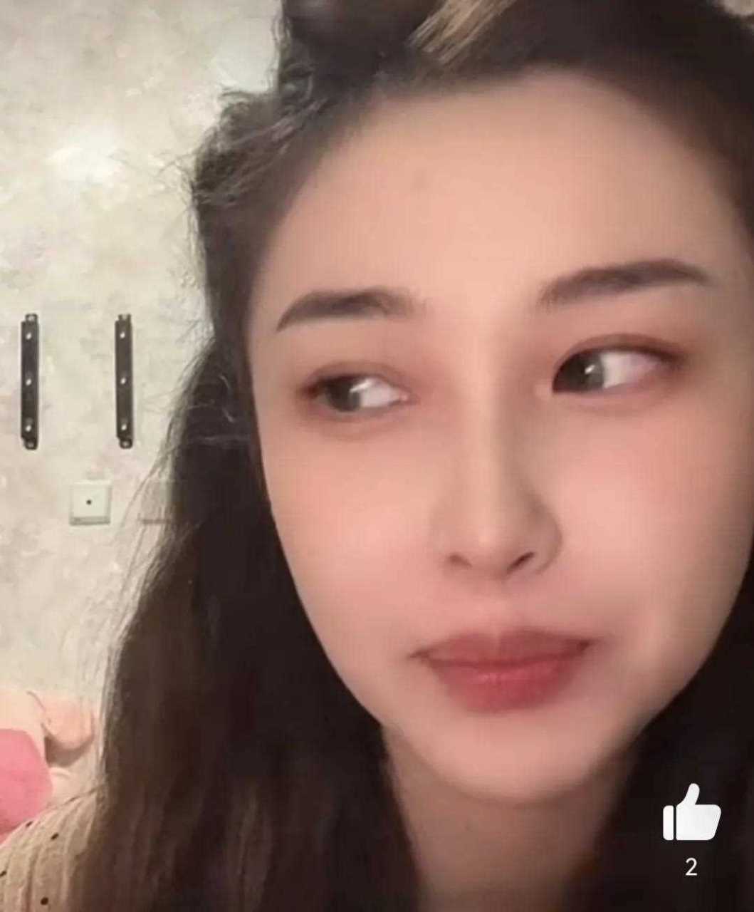 小白胖公布恋情被粉丝带节奏,小白胖回怼,如果你是女的话