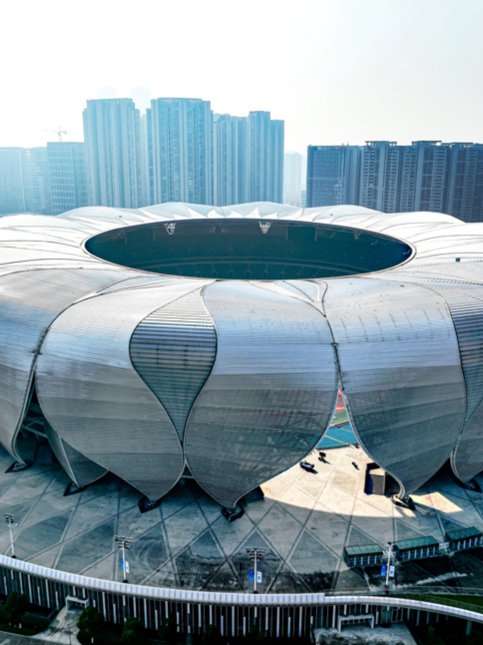 每一次体育建筑理念,美学,技艺的创新,皆赢得世界一片