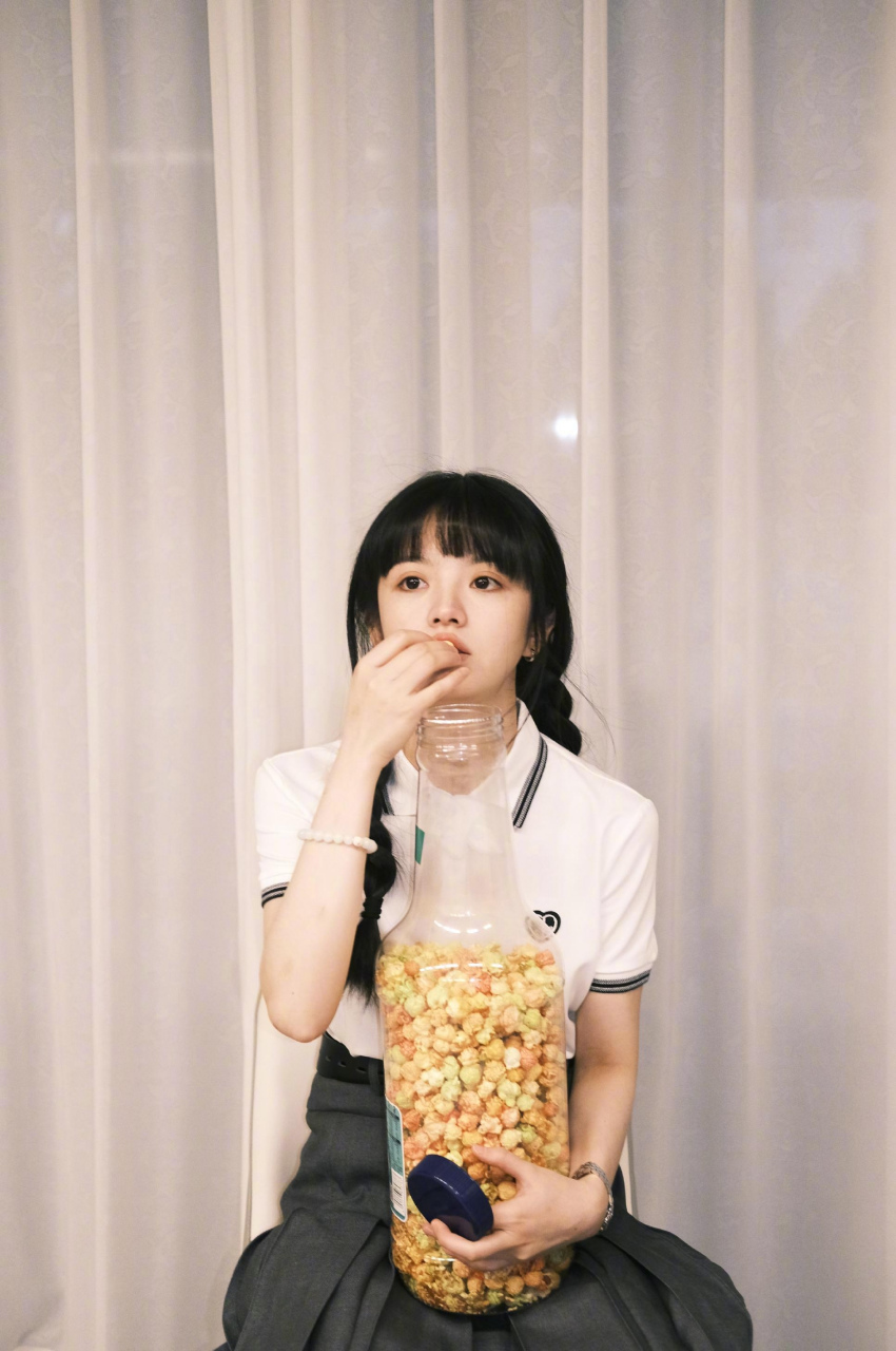 田曦薇双马尾麻花辫清纯学生服甜美写真 #田曦薇#   #麻花辫