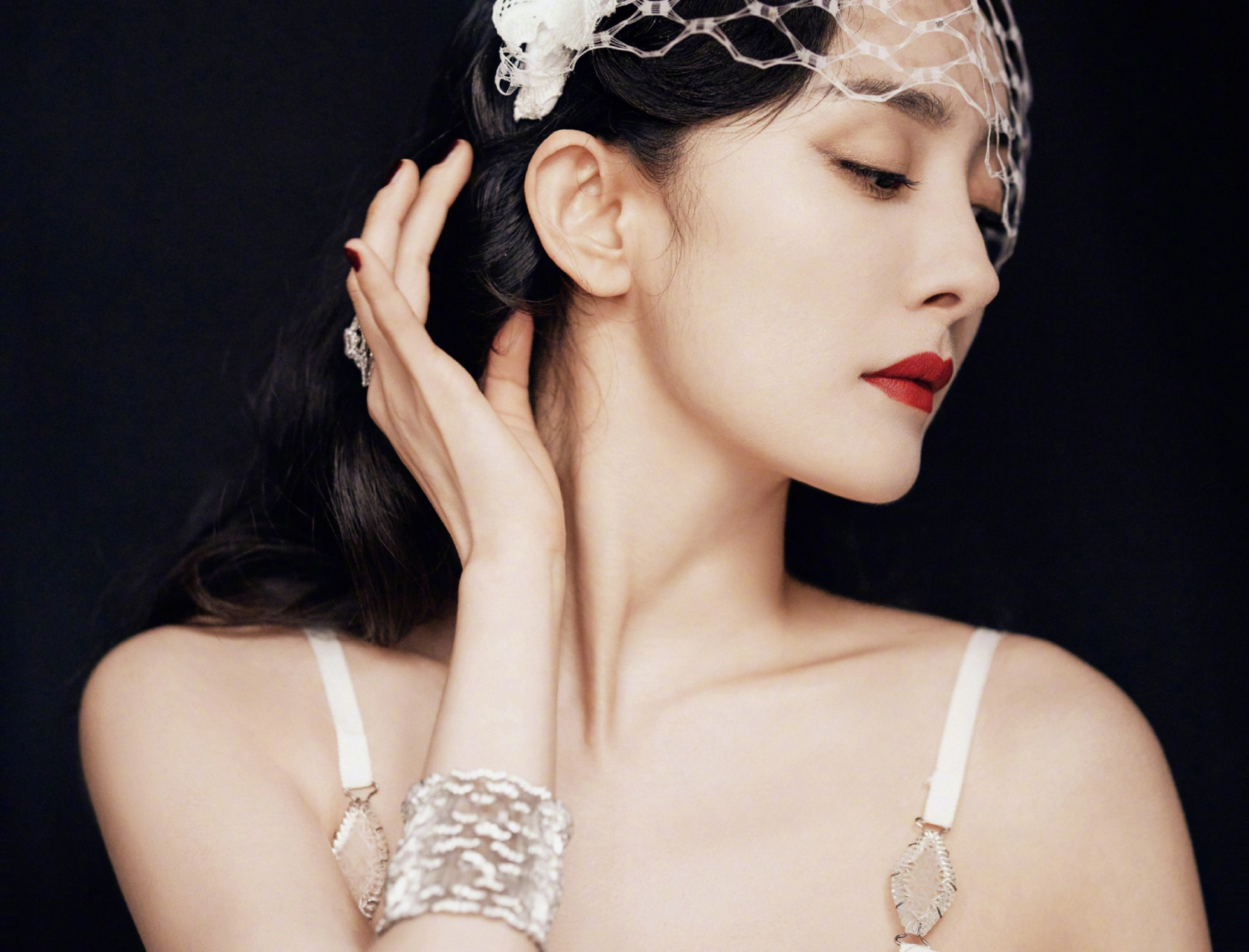 杨幂 | vogue新篇章之夜回顾 [集美r]是明艳大美女呀,纯白蝴蝶点缀,发