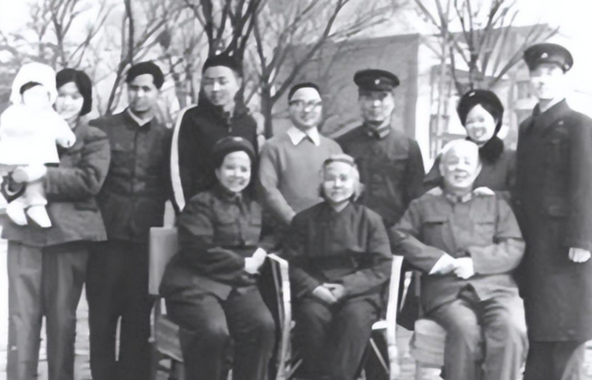 1979年开国上将苏振华病逝,妻子陆迪伦提出唯一请求,中央:同意 1979年