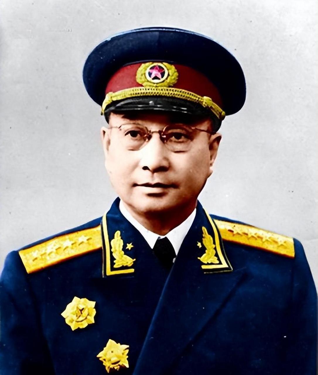 1955年八九月间,我随彭总视察福建,许世友司今员没去,叫我这副参谋长