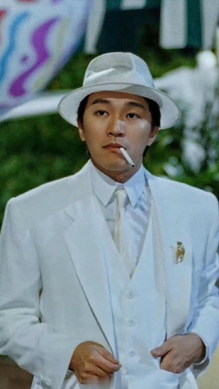 星爷真的是帅的掉渣呀