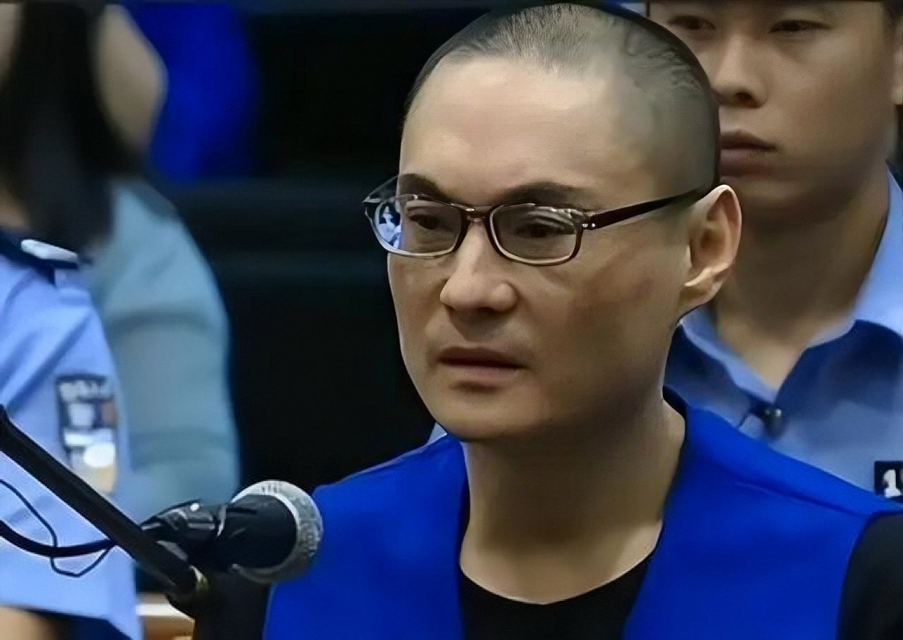 2013年,"大兴摔童案"韩磊公审的照片.