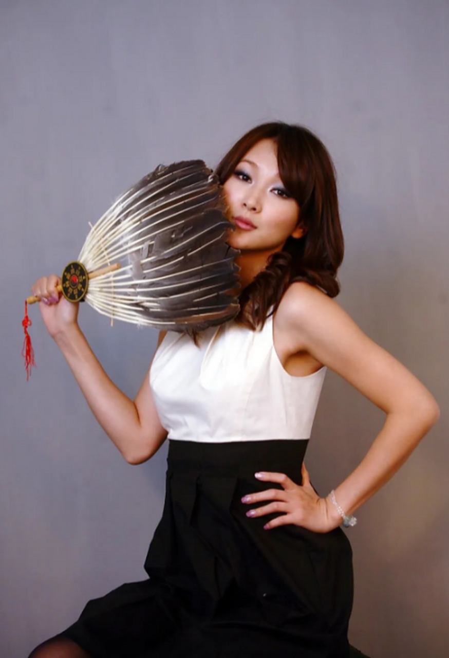 自称诸葛亮第63代后人的名媛诸葛紫岐在加拿大产下二胎,为豪门家族又