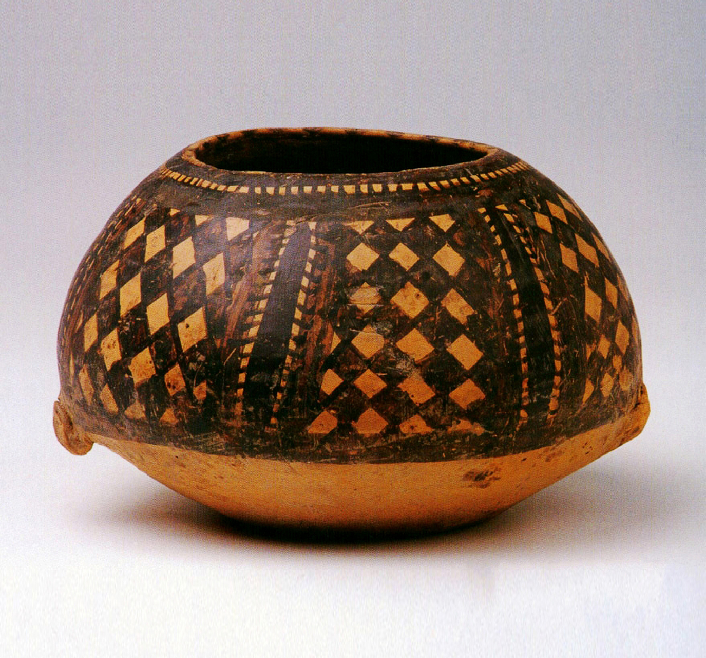 文物# 【马家窑文化半山类型彩陶】昨天分享了一组新石器时代陶器