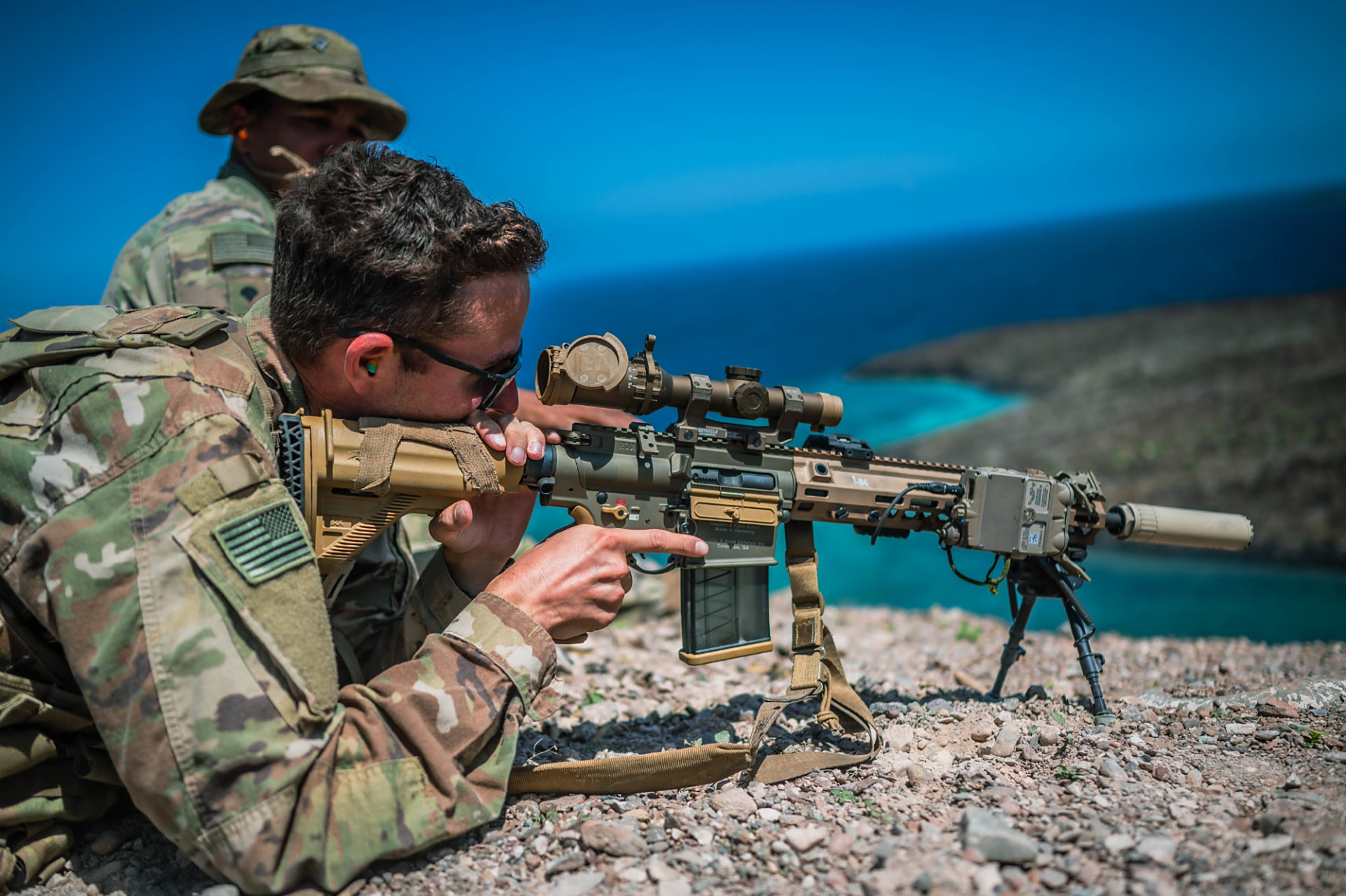 62mm狙击步枪和203型7.62mm高精度狙击步枪,区别是:m110a1式7.