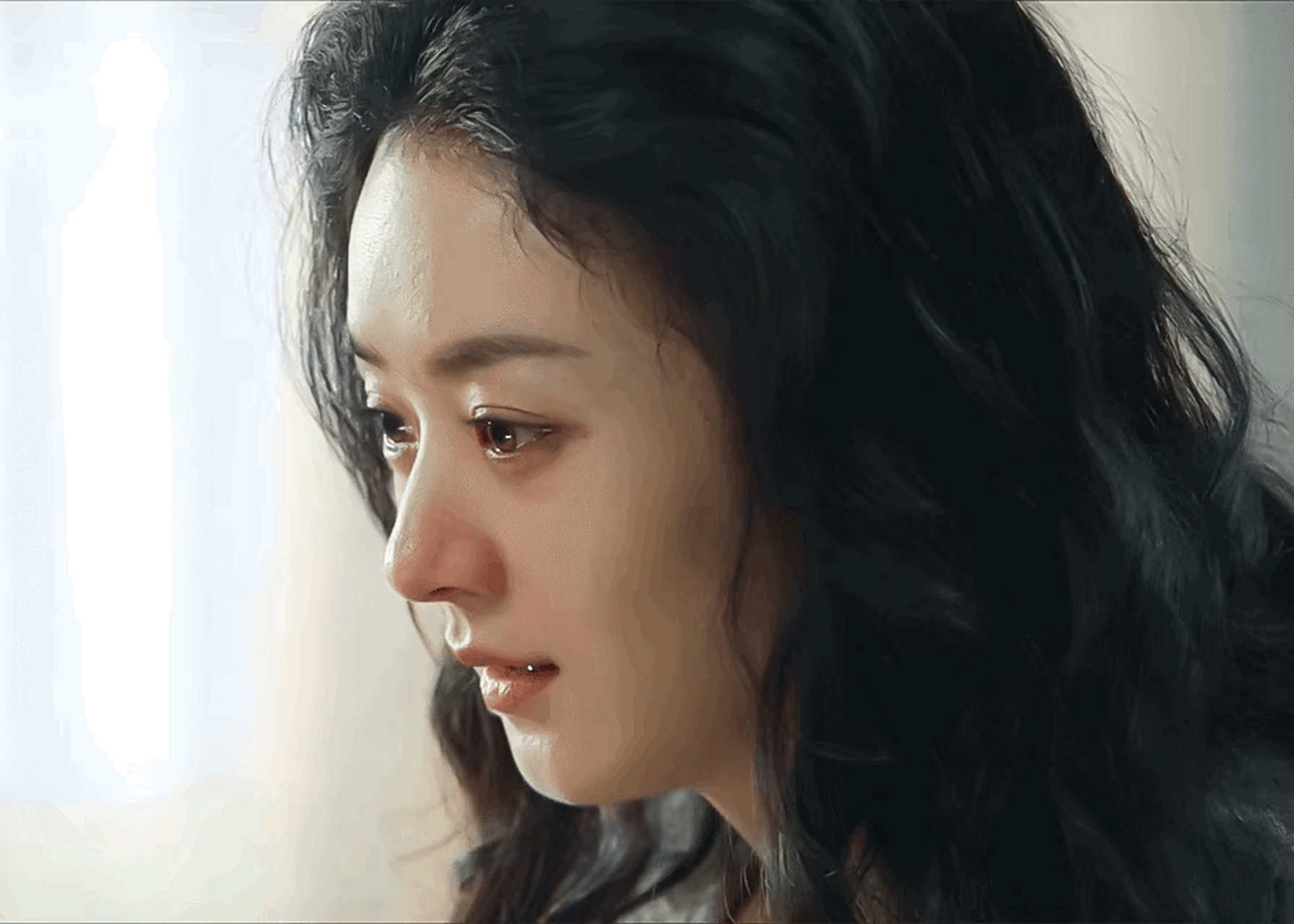 来看看赵丽颖是怎么表达强忍眼泪和喜极而泣两种情绪的