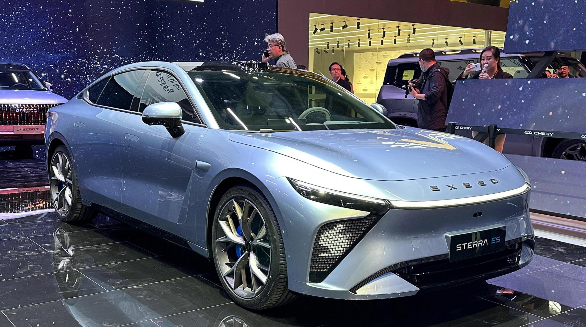 前,在2023奇瑞汽车新能源之夜上,星途旗下的全新纯电轿车星纪元sterra