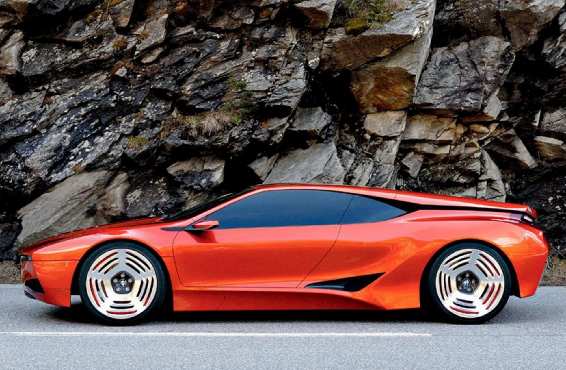 宝马m1是宝马"m"系列中的首款车型,也是一款充满经典韵味的高性能跑车